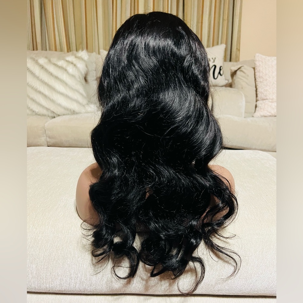 Wig - Picture 4 of 5